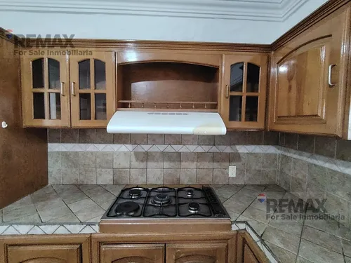 Venta De Casa En El Fracc. Lomas De Atzingo, Cuernavaca, Morelosclave 5634