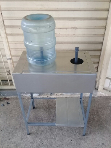 Imagen 2 de 9 de Mueble De Lavado De Botellones De Agua
