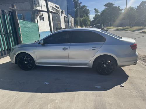 Volkswagen Vento 2.5 Advance Plus 170cv