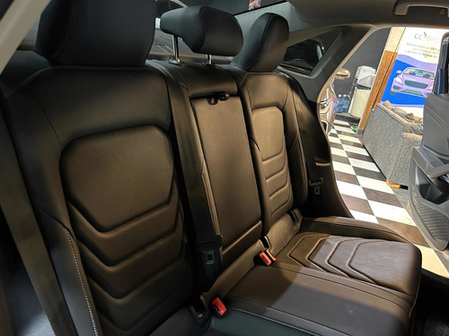 Imagen 19 de 25 de Volkswagen Vento 2021 1.4 Highline 150cv At No Passat Hybrid