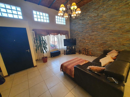 Casa Lote Propio Con Cochera Y Patio