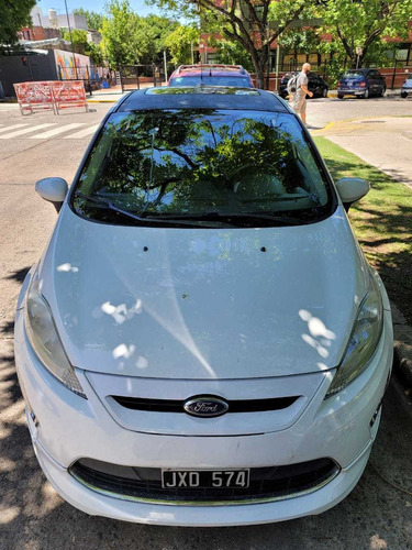Ford Fiesta Kinet Titanium 2011