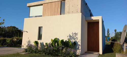 Venta De Casa En Barrio Cerrado Muñiz