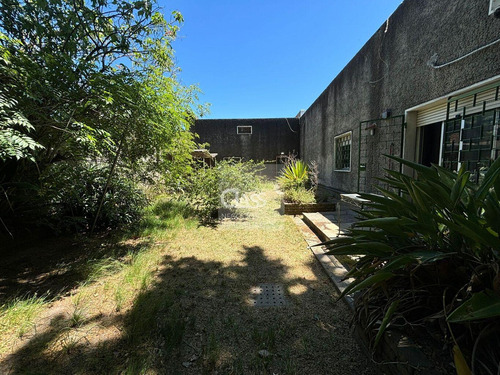 Venta Casa Esquina 2 Dorm, 2 Baños, Gran Terreno, Paso Molino