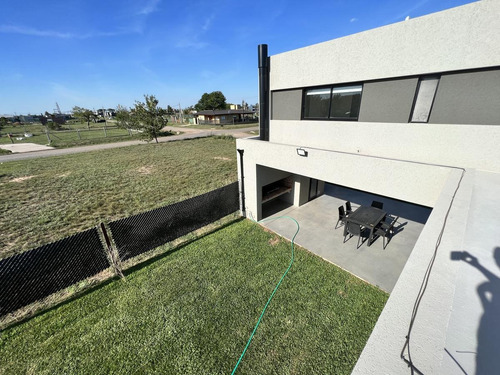 Imagen 18 de 30 de Venta Casa En Funes Town A Estrenar