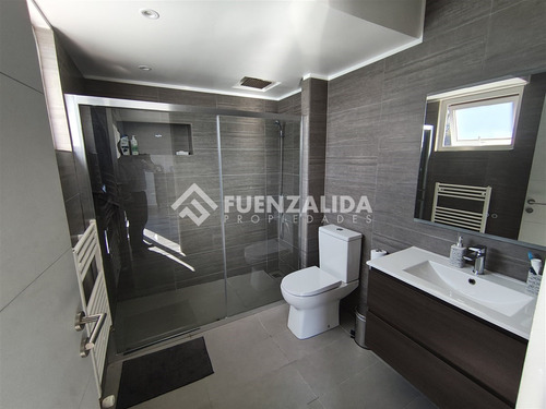 Casa En Venta De 5 Dorm. En Calera De Tango, Aepp