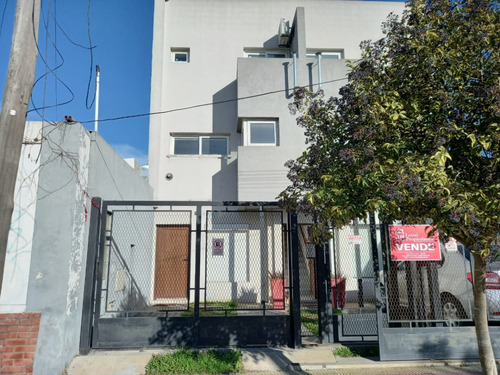 Venta De Hermoso Departamento En Ituzaingó Al 700