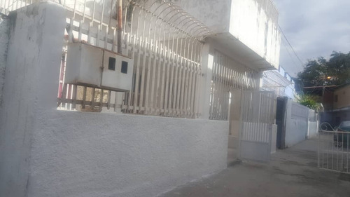 Imagen 3 de 4 de Casa En Venta Grande Con Anexo