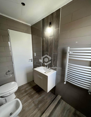 Duplex En Venta, Barrio Aldea Romana