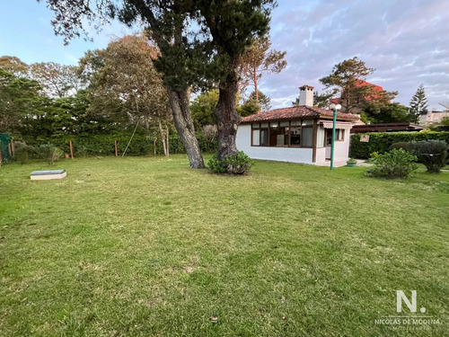 Vende Casa De 3 Dormitorios En Pinares, Punta Del Este