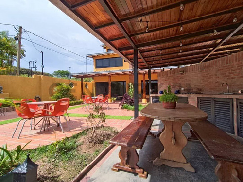Casa En Venta Urb Los Robles 1317m2 De Terreno El Hatillo Caracas