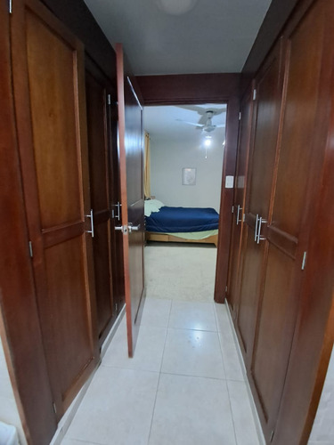 Av. Independencia, Dos Niveles 5 Habs, Terraza, Family, 336 Ms De Solar, 205 De Construcción
