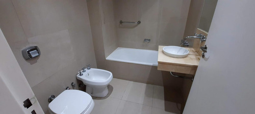 Departamento En Recoleta En Alquiler Con Balcón, Amenities