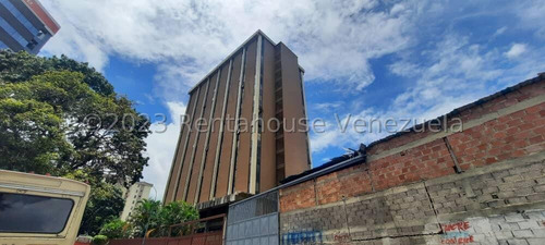 Vendo Amplia Y Cómoda Oficina Totalmente Tabicada Y Bien Definida Sus Áreas La Urbina !!! Contáctame...!!