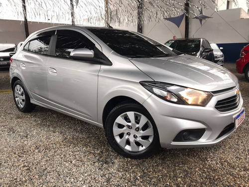 Imagem 3 de 15 de Chevrolet Onix 1.4 Mpfi Lt 8v Flex 4p Manual