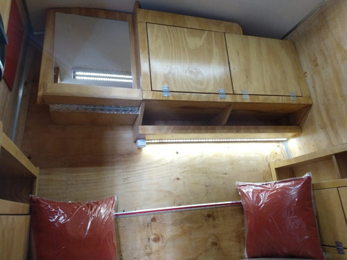 Imagen 6 de 15 de Casa Rodante Mini 3 Personas En Fibra De Vidrio