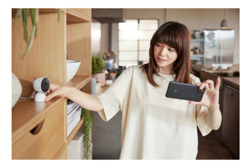 Cámara de seguridad Google NC2100ES Nest Cam con resolución 2MP visión nocturna incluida