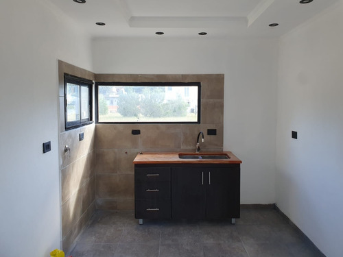 Casa A Estrenar 3 Ambientes Con Parrilla Y Entrada Para Vehículo - Financiada