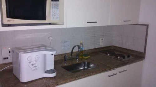 Imagem 9 de 15 de Oportunidade Copacabana!!! Flat Na Quadra Da Praia Reformado! - Fla5160