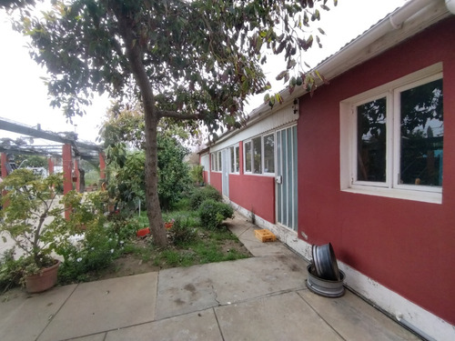 Dos Casas En Gran Terreno Barrio Residencial