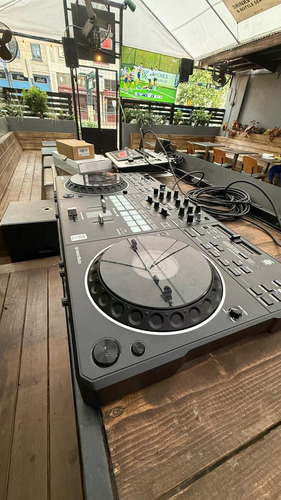 The Pioneer Ddj-rev5 4-deck Dj Controller (Usado)