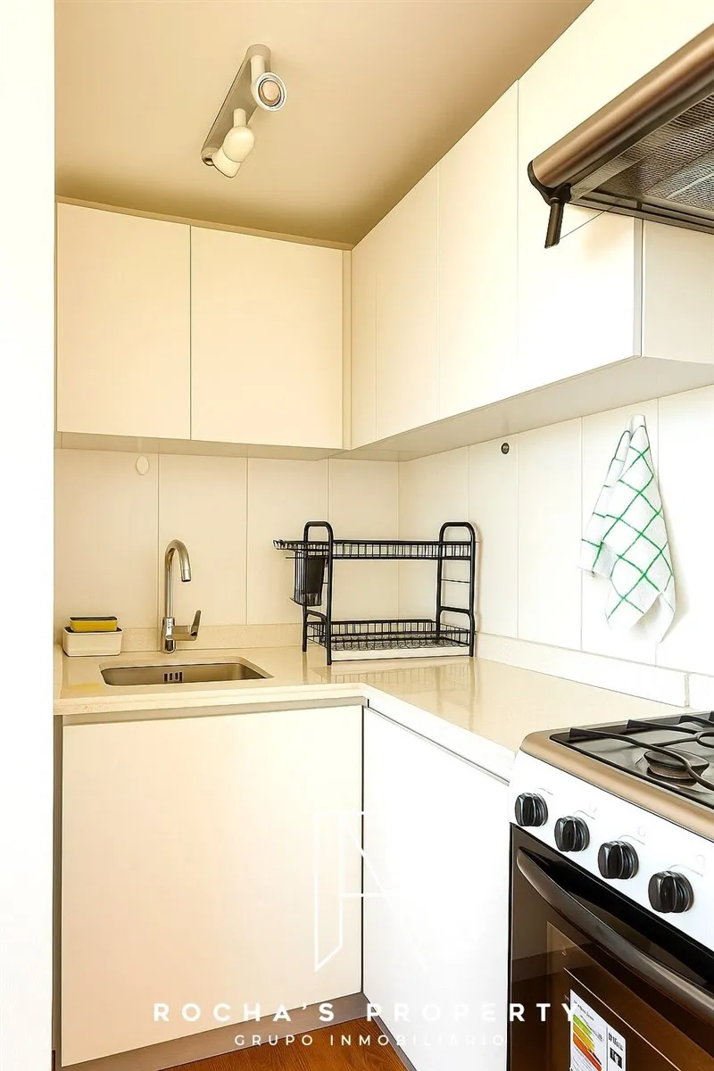 Imagen 3 de 12 de Departamento En Arriendo De 2 Dorm. En Las Condes. Todo Incl