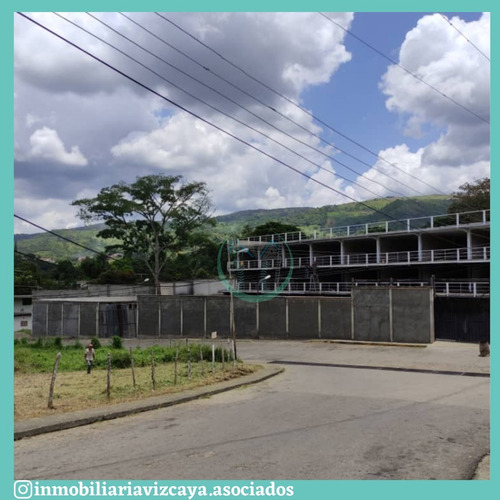 Imagen 6 de 6 de Locales Y Centro Comercial En Venta
