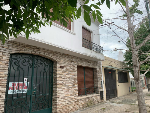 Oportunidad!! Casa En Calle 3 Entre 68 Y 69