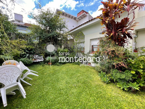 Impecable Chalet 5 Ambientes, En Venta. Haedo Centro Sur. Haedo Chico.