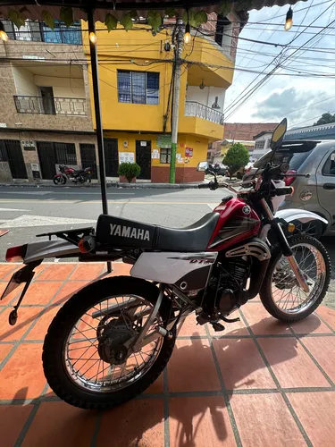 Dt 125 2 Trajes