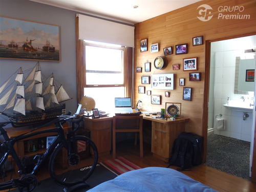 Casa En Venta De 4 Dorm. En Valparaíso