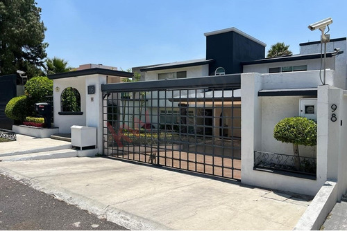 Casa De Ensueño En Chiluca: Espacio Y Elegancia
