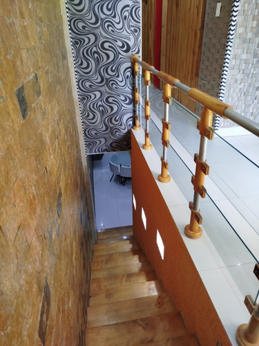 Apartamento En Residencias Los Roques Tucacas. Luisa Mezones Vende.