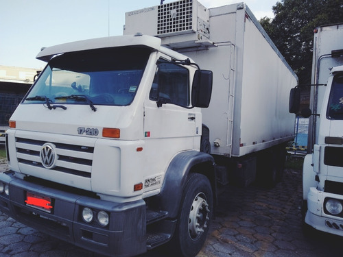 Volkswagen 17-210