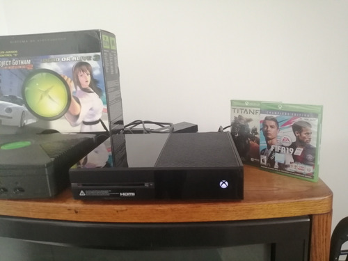 Consola Xbox One Mas Dos Juegos Físicos Sellados 