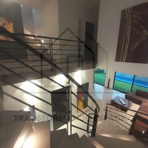 Imagen 9 de 14 de Residencia Contemporanea Con Acabados De Lujo