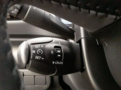 Imagen 9 de 12 de Citroën C4 Cactus 1.6 Thp 165 Eat6 Shine