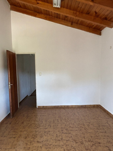 Venta Casa 4 Dormitorios Centro Sudeste Con Cochera