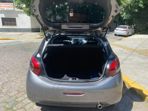 Peugeot 208 1.6 Feline