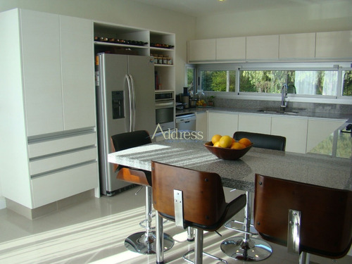 Beverly Hills- Ref: 2065