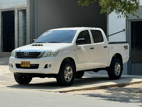 Toyota Hilux 2.5 Imv 142 hp 4x4