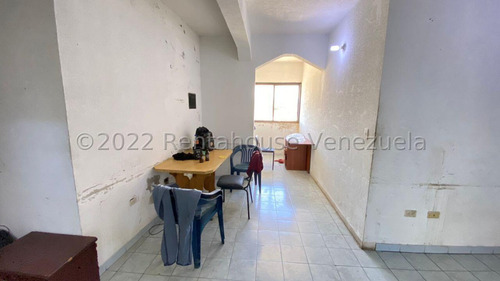 Edificio En Venta En Centro Barquisimeto Lara -- %%m-c-t%% Cod. 23 Guion 9 3 4 3