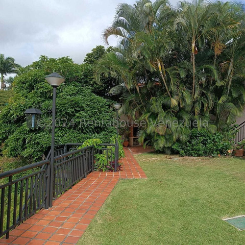 Ss: Vende Casa 24-13892 En Cumbres De Curumo De 832 M2. De 5h/7b/4pe