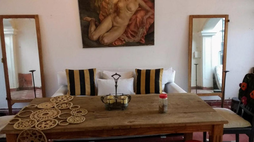 Hermosa Casa En Estilo Colonial En Rogelio Martinez De 3 Dormitorios