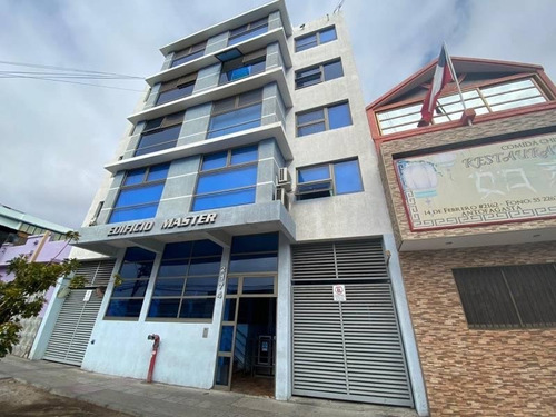 Se Vende Oficina En Edificio Máster