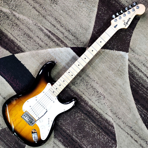 Guitarra Squier Stratocaster Indonésia Tarraxas Trava Usada