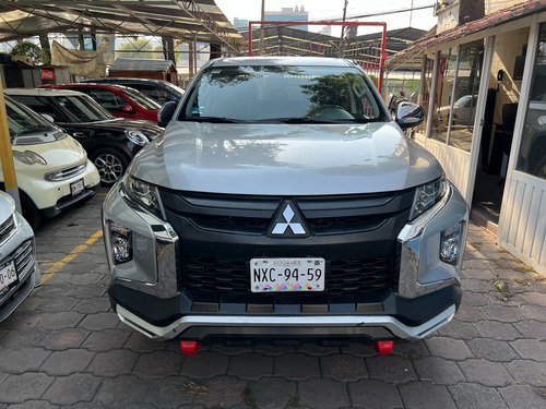 Mitsubishi L200 2.4 Cabina Doble 4x2 Mt