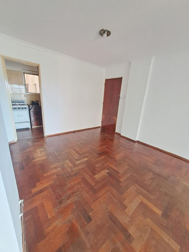 Departamento En Venta 2 Dormitorios Con Balcón. Centro. Sobre Vélez Sarfield