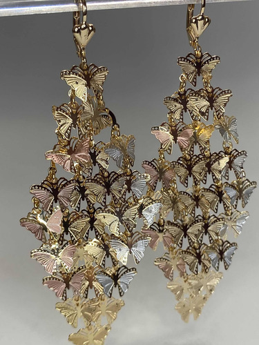 Imagen 2 de 4 de Aretes Estilo Filigrana En Oro Laminado 18k Forma Mariposa