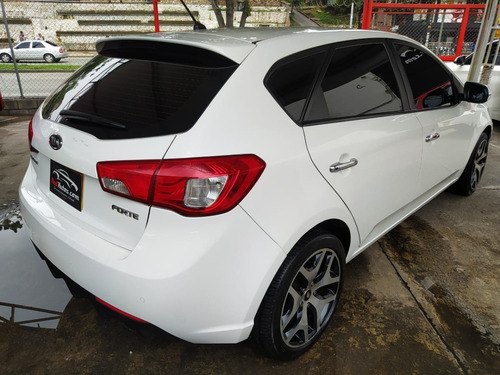 Kia Cerato Forte 2011 1.6 Hb Mecanico 1.6 2ab Abs